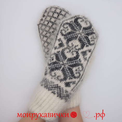 Пуховые варежки Белые в клетку